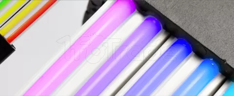 Photo de Câble 24 Pin Lian Li Strimer Plus V2 RGB