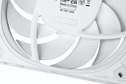 Photo de Ventilateur de boitier be quiet! Silent Wings 4 Pro - 12cm (Blanc)